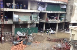Sập thang nâng công trình chung cư Hà Nội, 3 người thương vong